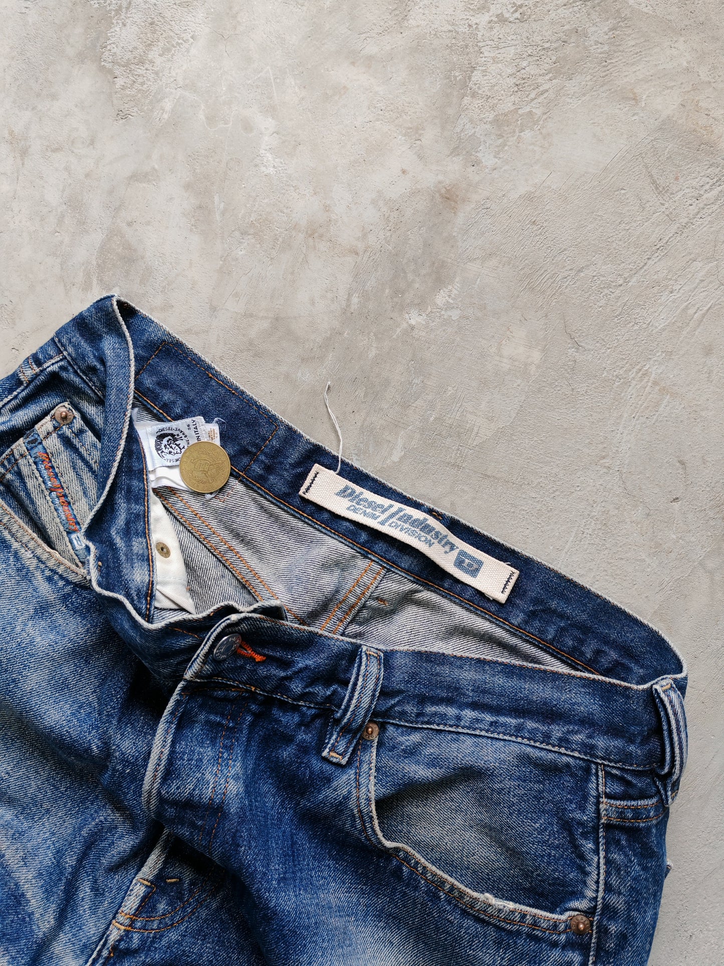 Jeans Diesel Industry Straight Azul Medio — Talla 36x32