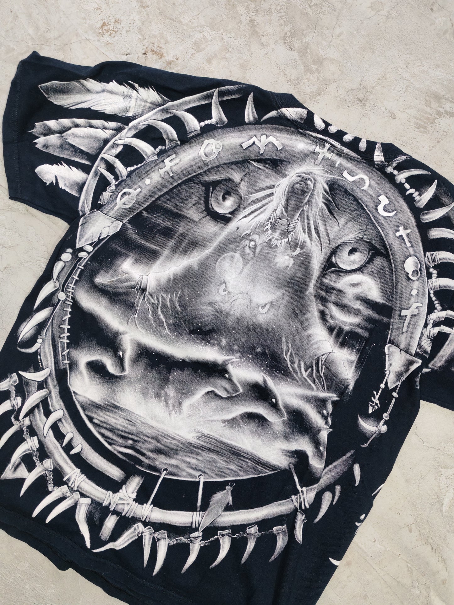Liquid Blue AOP Native Wolf Tee Black – L