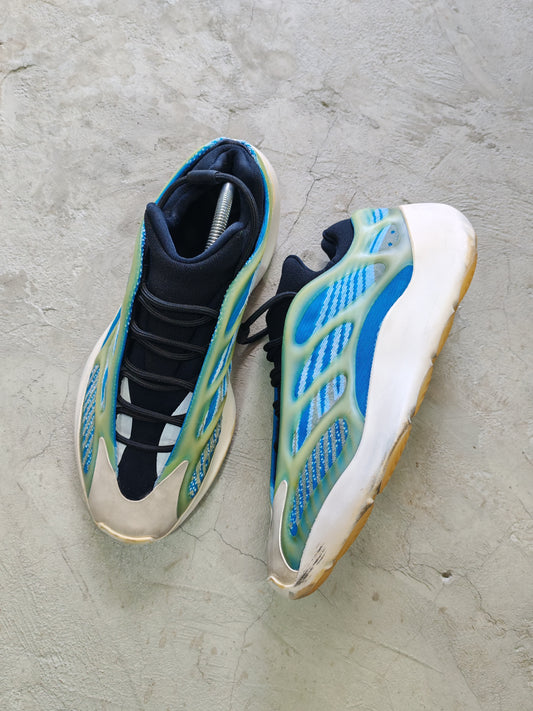 Adidas Yeezy 700 V3 Arzareth – US 10 / EU 44