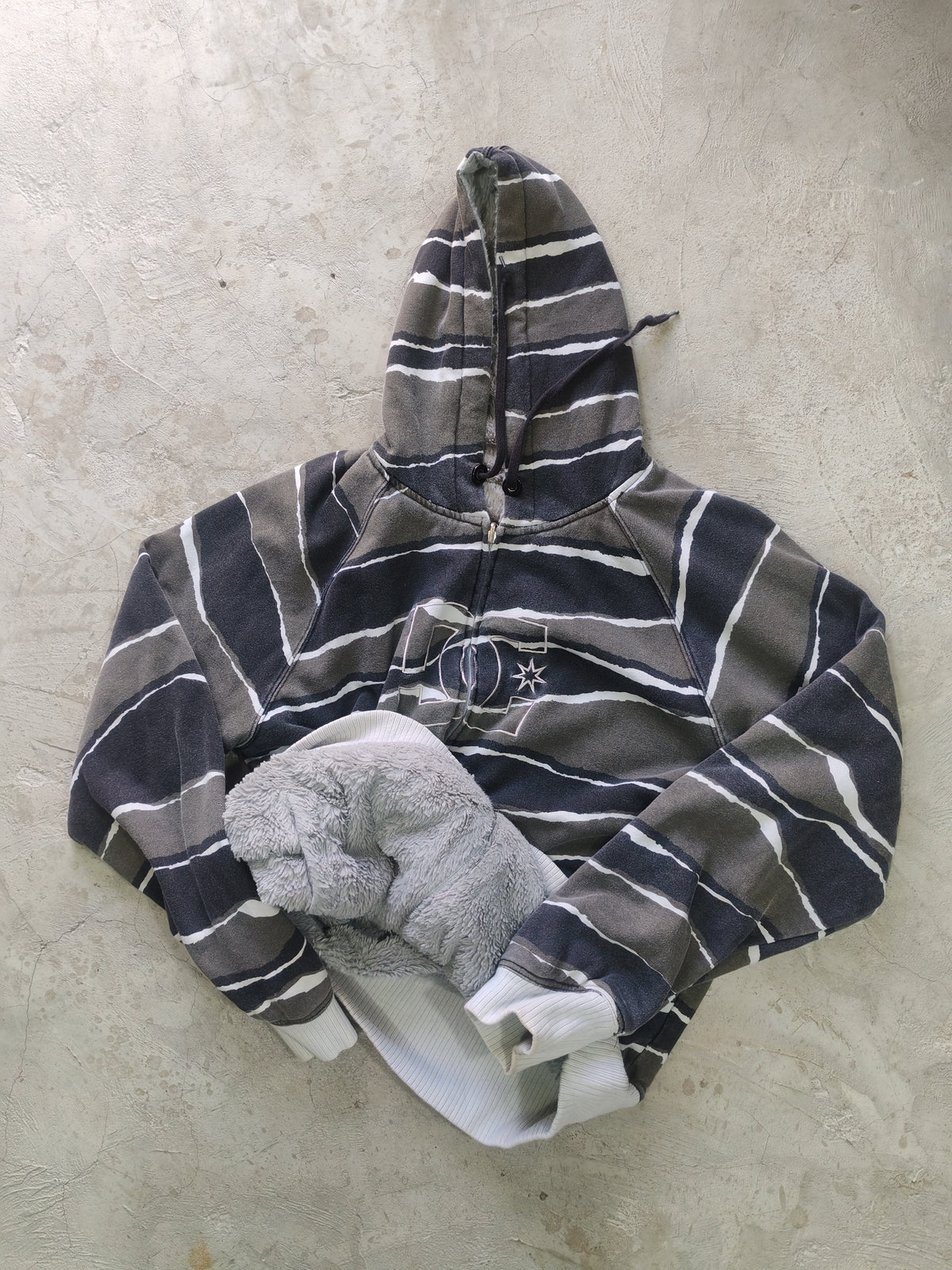 Hoodie DC Reversible Rayado Gris Afelpado Talla L