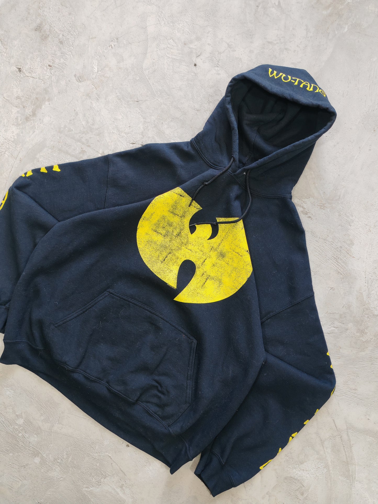 Hoodie Wu-Tang Clan — Negra Logo Amarillo Talla L