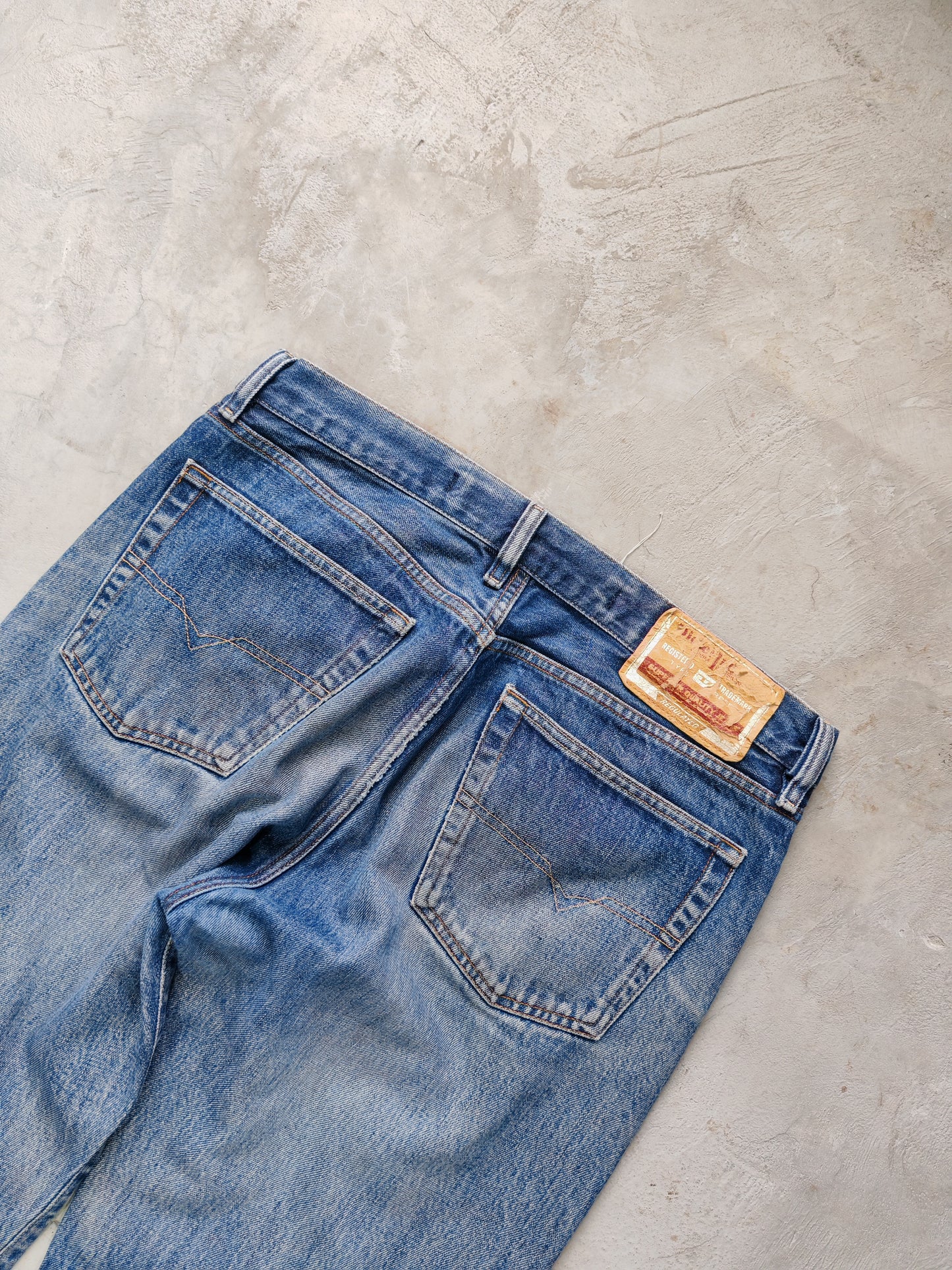 Jeans Diesel Industry Straight Azul Medio — Talla 36x32