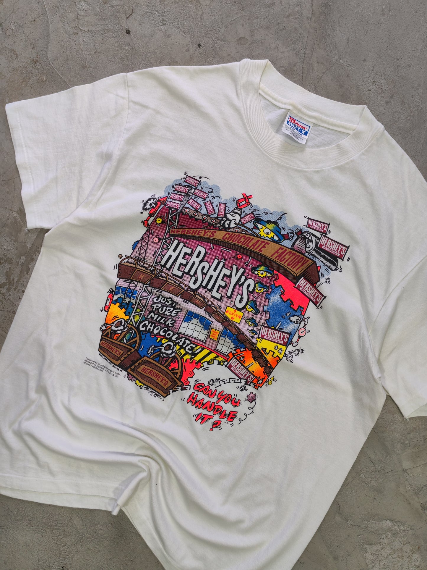 Hershey's Chocolate Factory Tee White – L