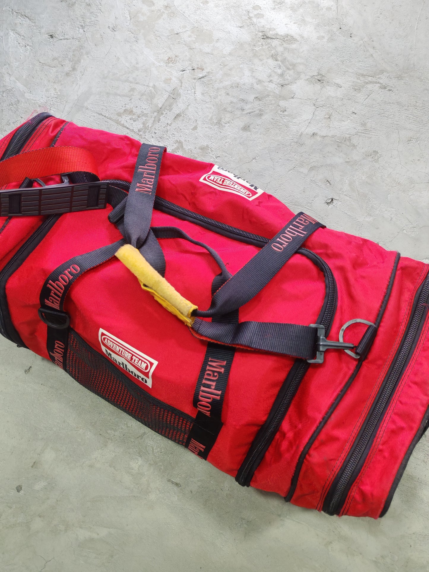 Maleta Duffle Marlboro Adventure Team Vintage con Ruedas