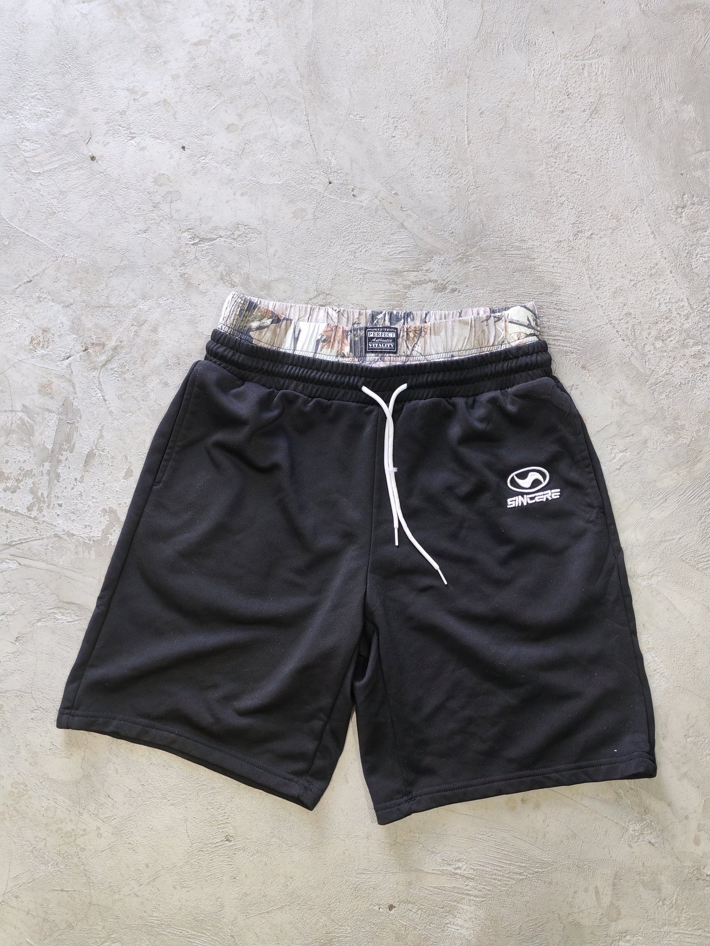 Sincere x Manfinity Basketball Shorts Black Camo – L