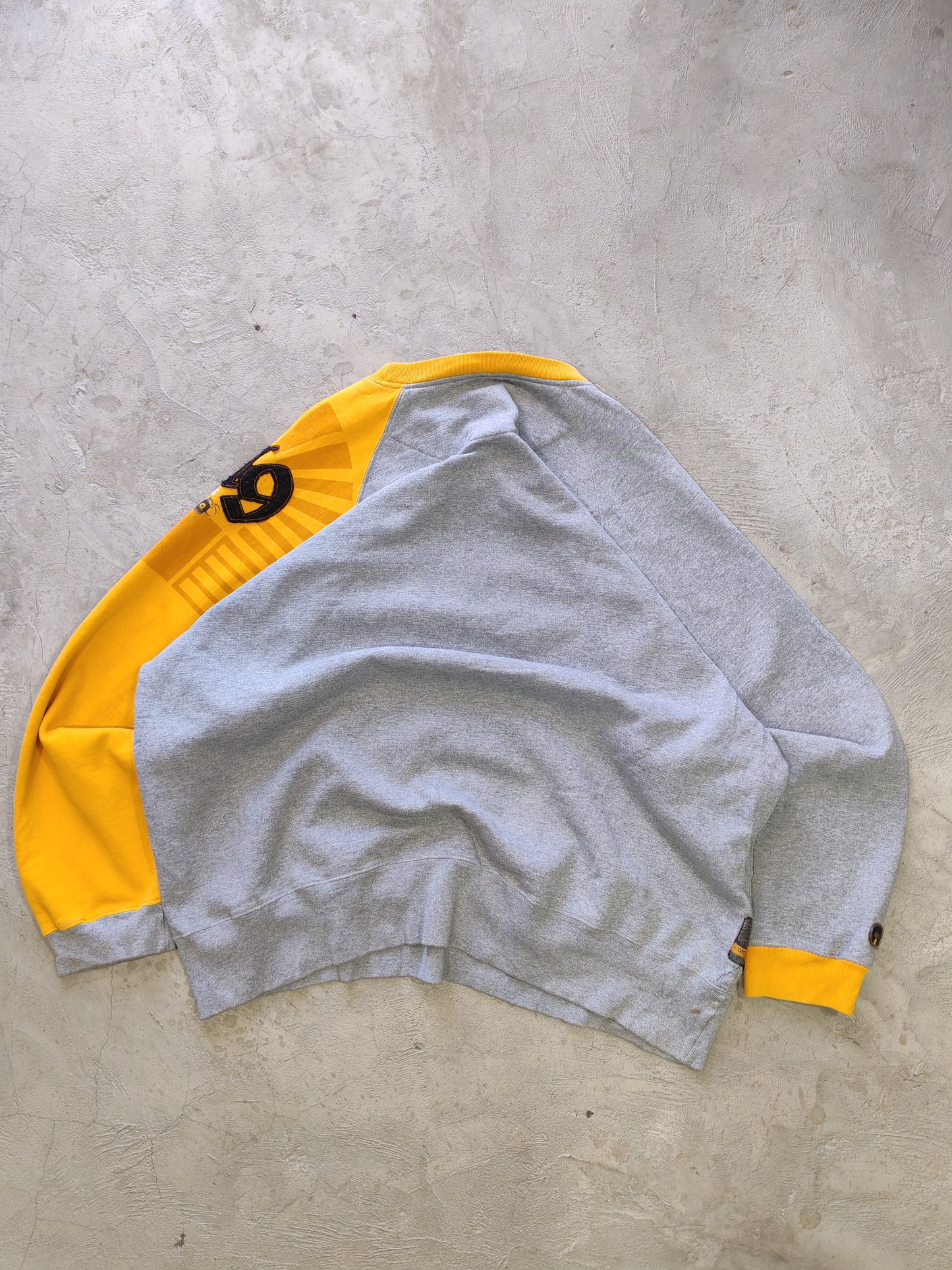 Akademiks Astro-Niners Crewneck Sweatshirt Grey/Yellow – XL/XXL