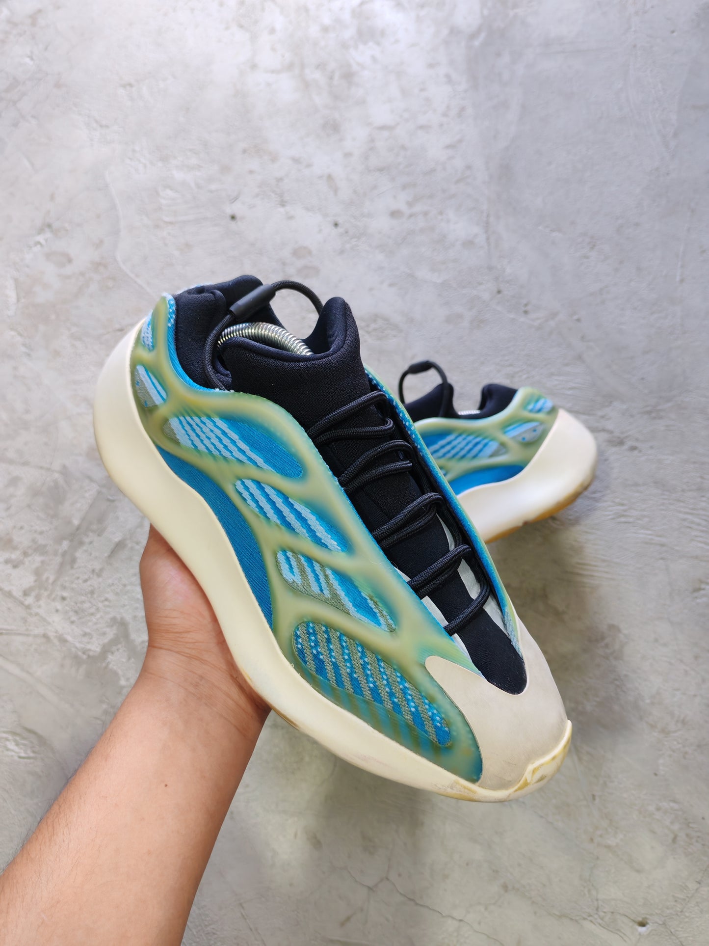 Adidas Yeezy 700 V3 Arzareth – US 10 / EU 44