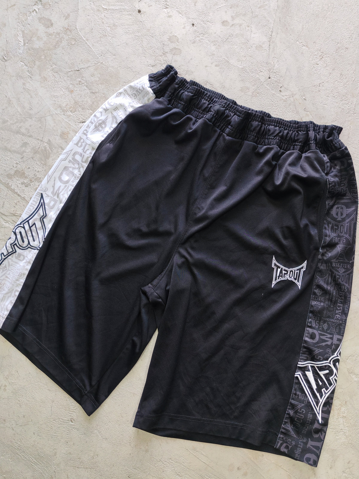 Short Tapout Negro — Talla XL