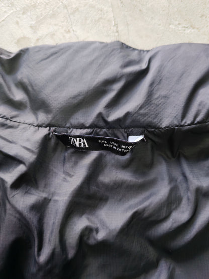 Puffer Zara Negro — Talla L