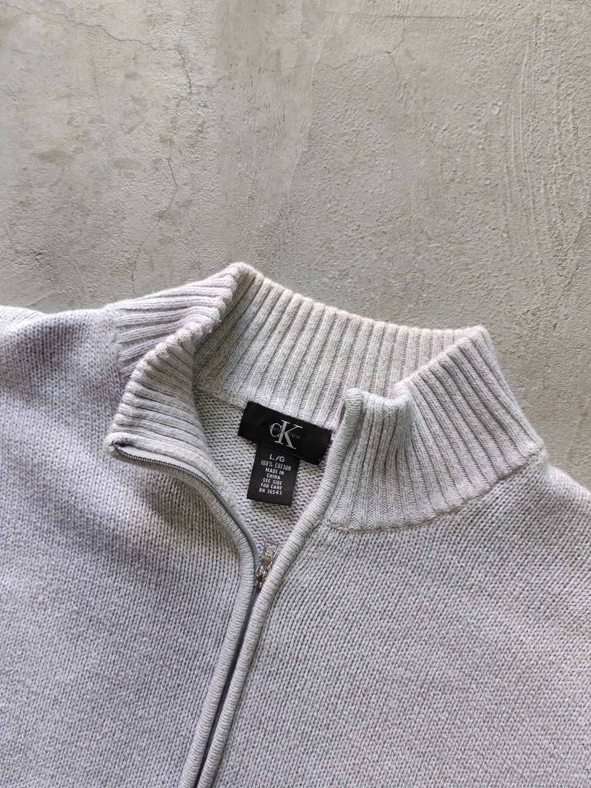 Sweater Calvin Klein Gris Claro — Talla L