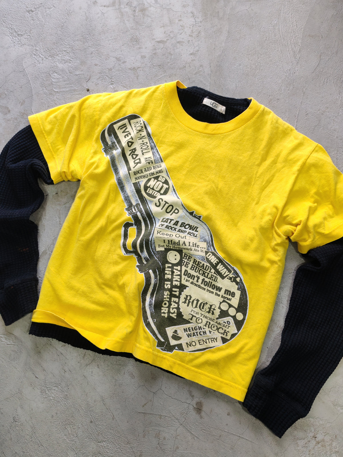 Tee UGG Amarillo — Talla M