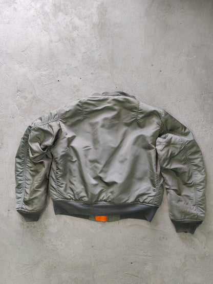 US Air Force MA-1 Flight Jacket Sage Green Forro Naranja Patch USAF – S/M Military Authentic