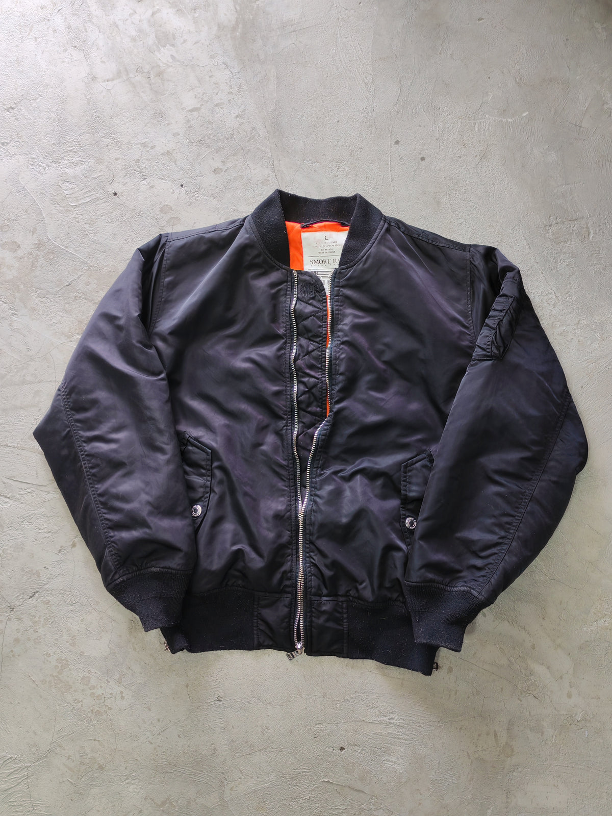 Smoke Rise MA-1 Bomber Jacket Negro Forro Naranja Acolchado – L Boxy Streetwear Premium