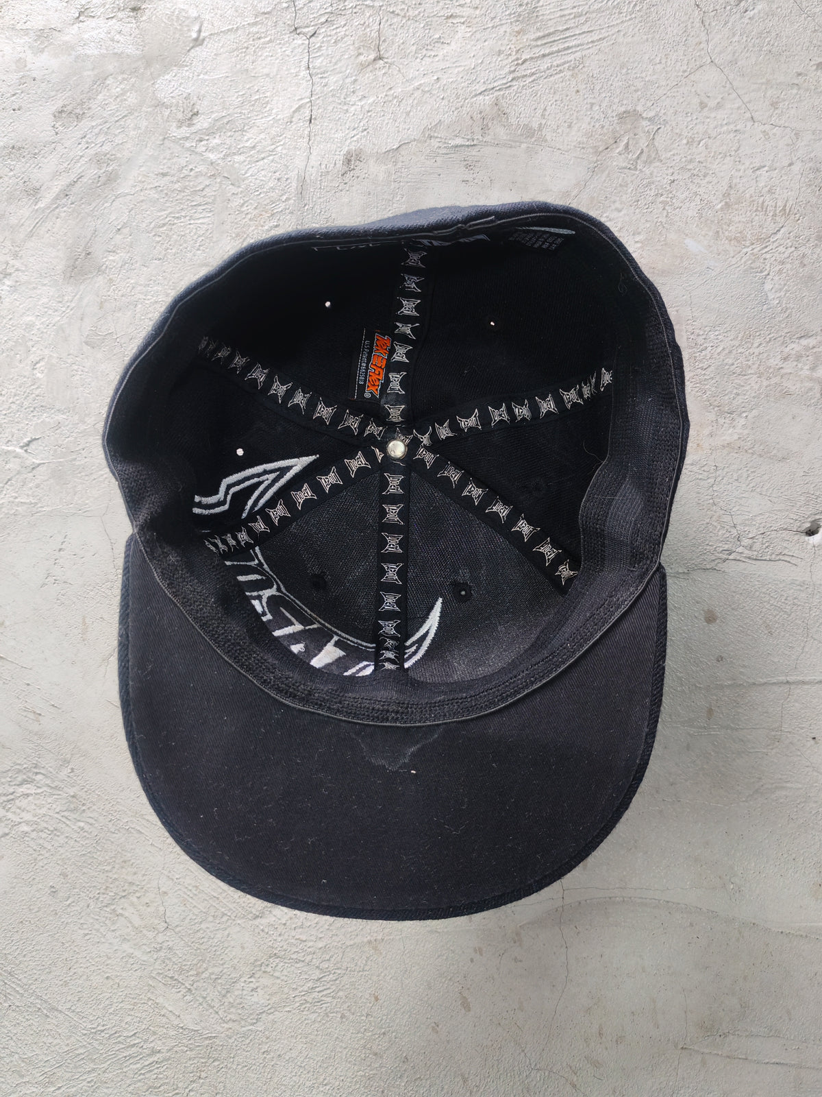 Tapout Fitted Cap Negra XL/L 61cm – MMA Streetwear Vintage Y2K