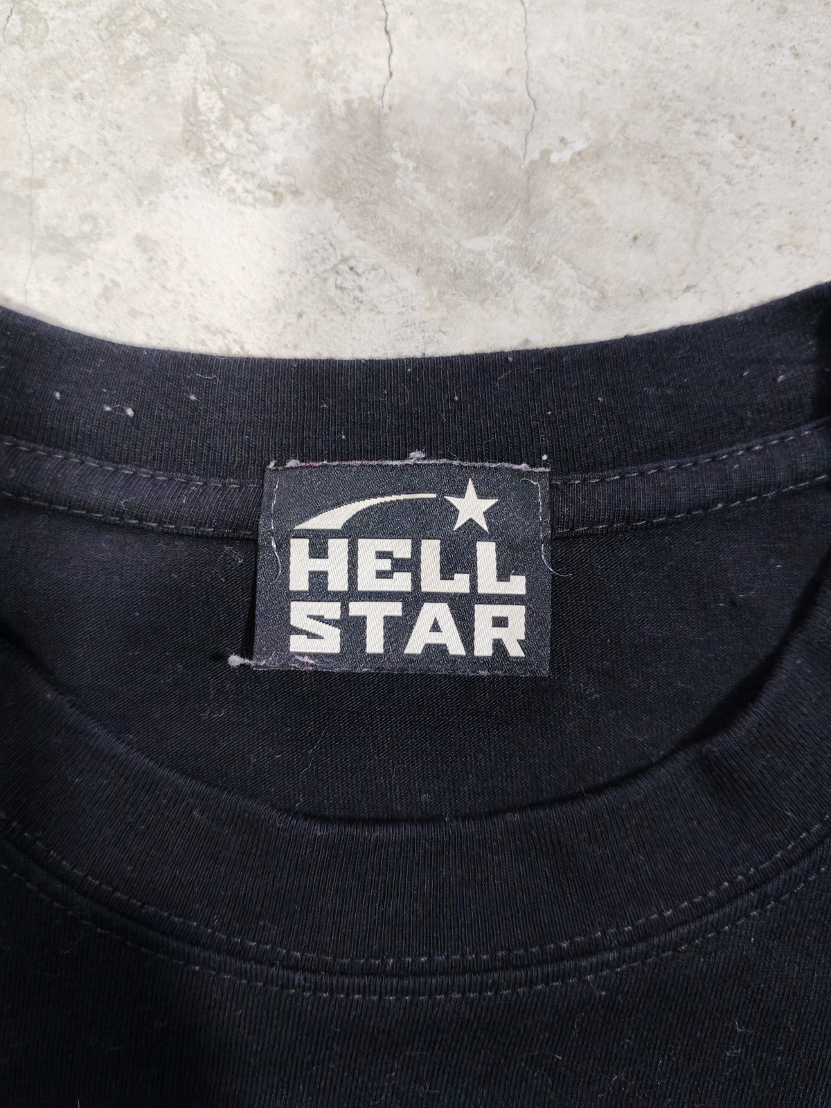 Playera Hellstar Negra Savior Bigger Than Satan Talla S