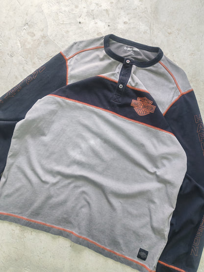Henley Harley-Davidson Gris Negro Costuras Naranjas Talla XL