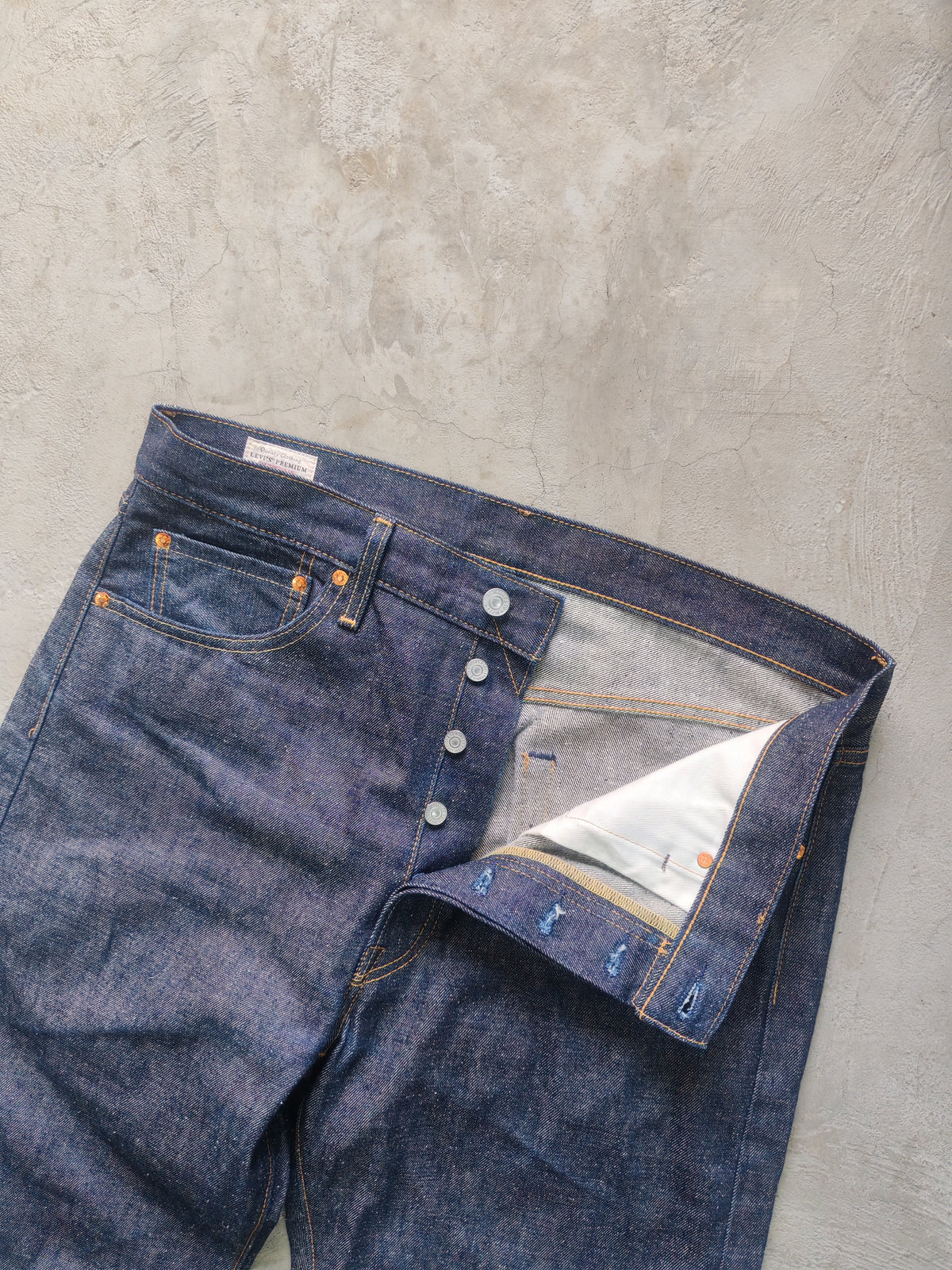 Jean Levi’s Premium Índigo Oscuro Talla 34 × 36